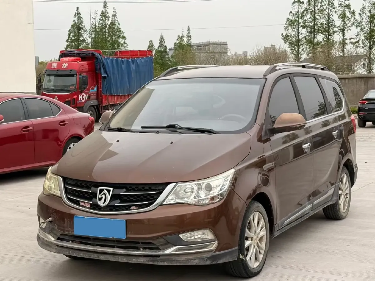 2016 BaoJun 730 1.5L 112HP L4 5MT,autocango,china used car exporter,china ev exporter,chinese used car exporter,chinese used ev exporter