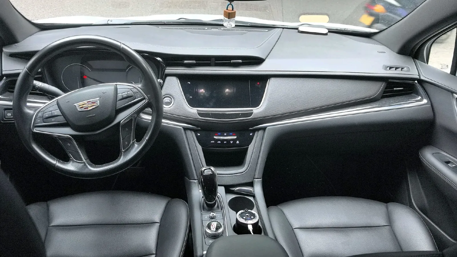 2021 Cadillac XT5 2.0T 237HP L4 9AT,autocango,china used car exporter,china ev exporter,chinese used car exporter,chinese used ev exporter