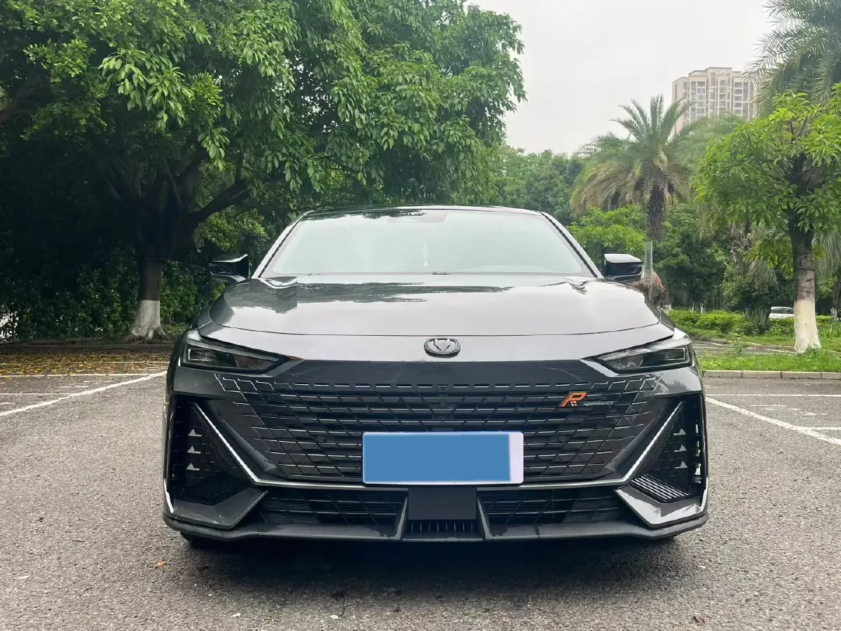 2022 ChangAn UNI-V 1.5T 188HP L4 7DCT,autocango,china used car exporter,china ev exporter,chinese used car exporter,chinese used ev exporter