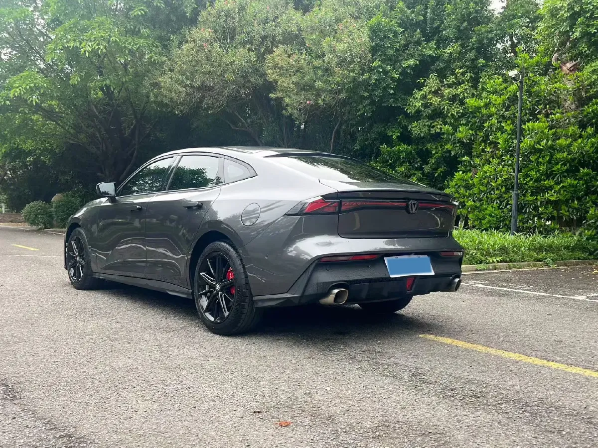 2022 ChangAn UNI-V 1.5T 188HP L4 7DCT,autocango,china used car exporter,china ev exporter,chinese used car exporter,chinese used ev exporter