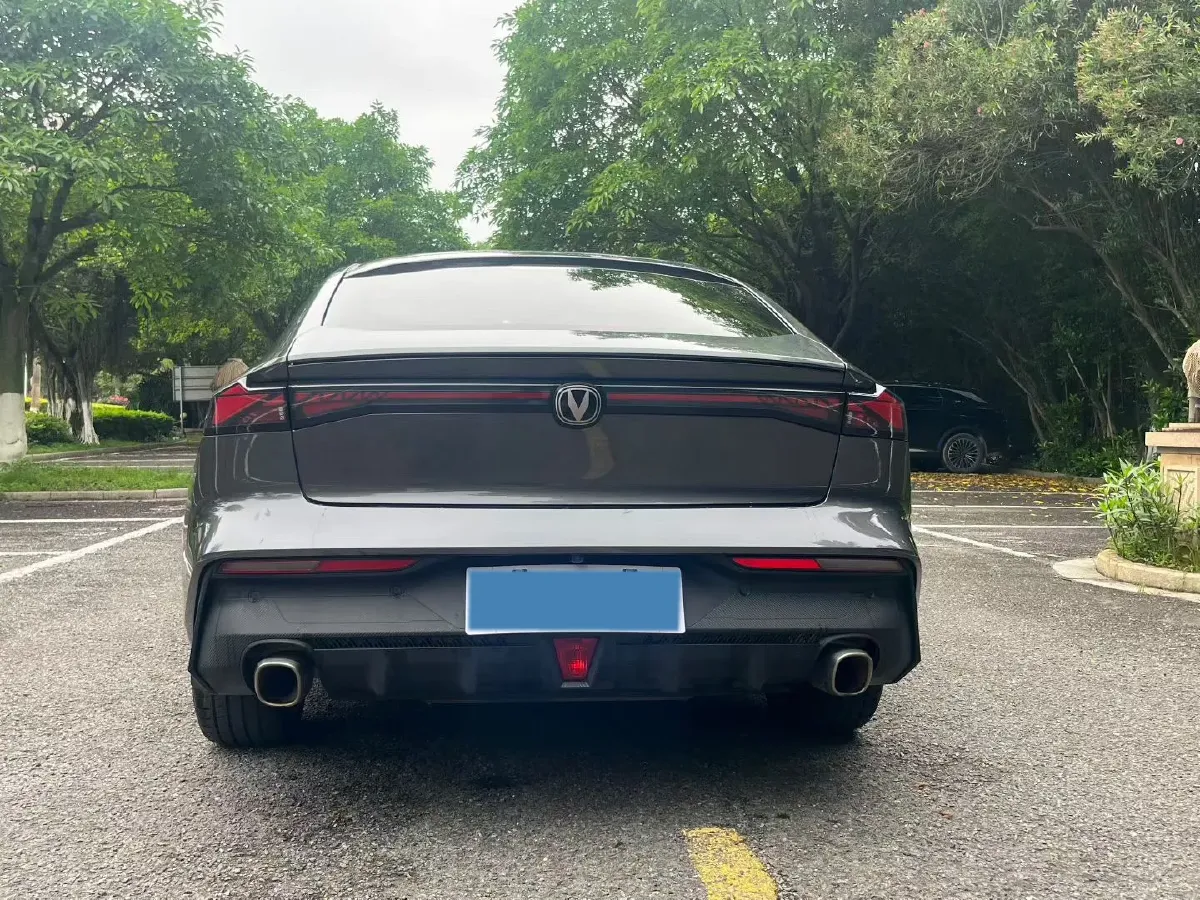 2022 ChangAn UNI-V 1.5T 188HP L4 7DCT,autocango,china used car exporter,china ev exporter,chinese used car exporter,chinese used ev exporter