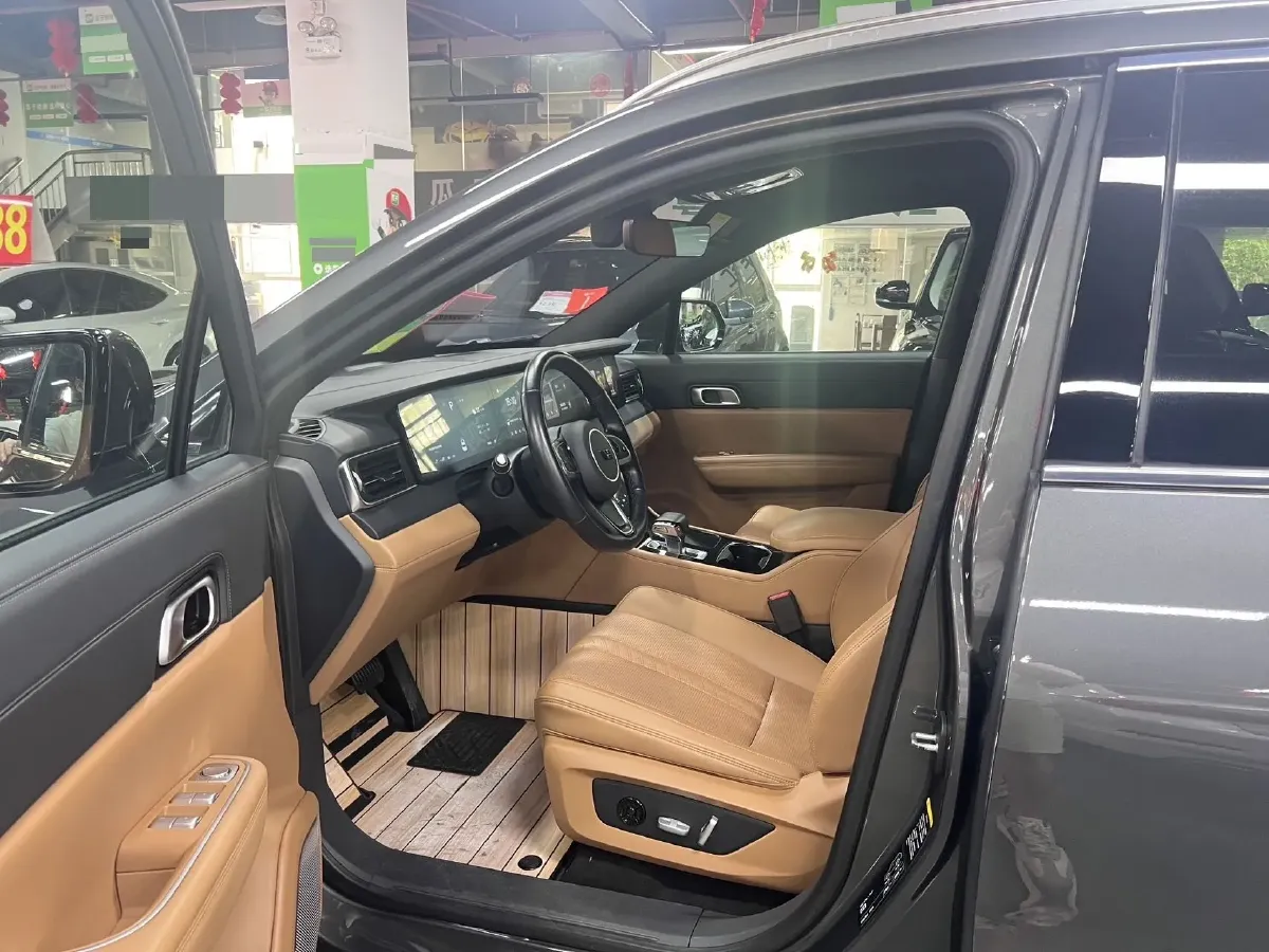 2020 Li ONE Range Extended 131HP REEV 40.5KWH,autocango,china used car exporter,china ev exporter,chinese used car exporter,chinese used ev exporter