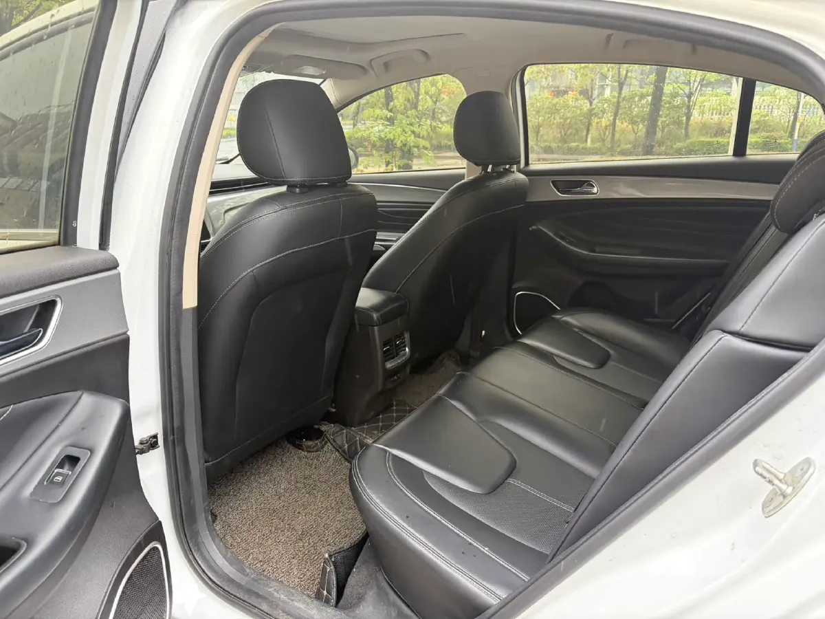 2019 Chery Arrizo 5 1.5L 116HP L4 5MT,autocango,china used car exporter,china ev exporter,chinese used car exporter,chinese used ev exporter