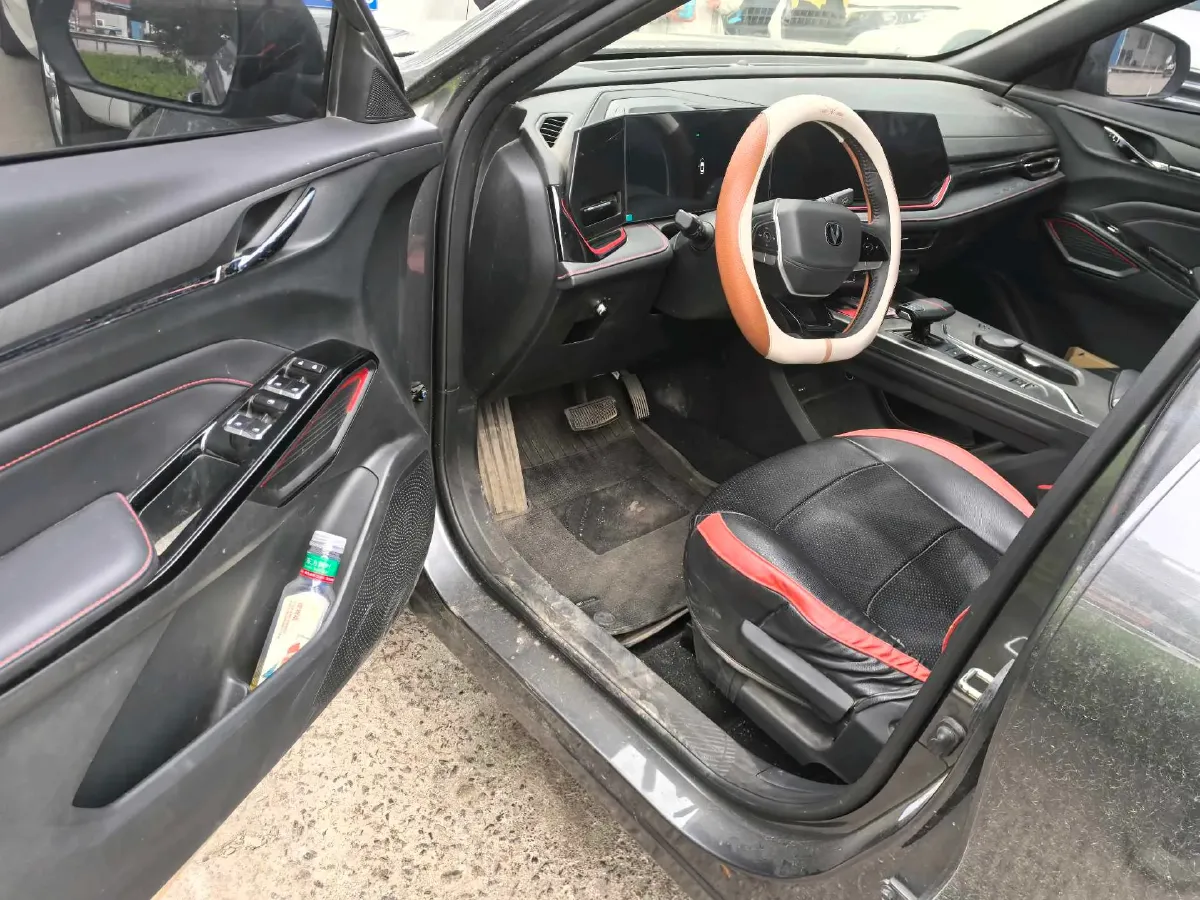 2024 ChangAn X5 PLUS 1.5T 188HP L4 7DCT,autocango,china used car exporter,china ev exporter,chinese used car exporter,chinese used ev exporter