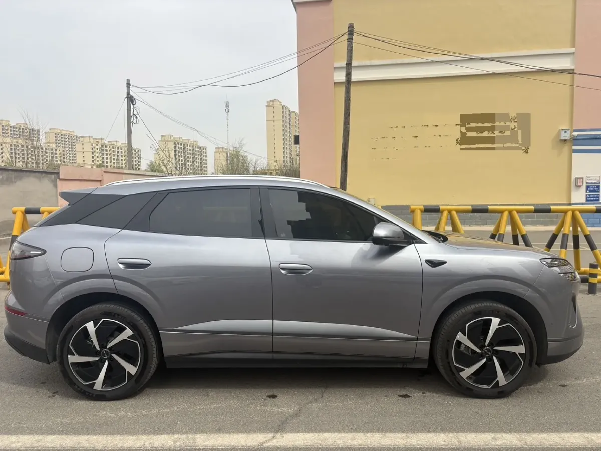 2025 LanDian E5 PLUS 1.5L 95HP L4 E-CVT PHEV,autocango,china used car exporter,china ev exporter,chinese used car exporter,chinese used ev exporter