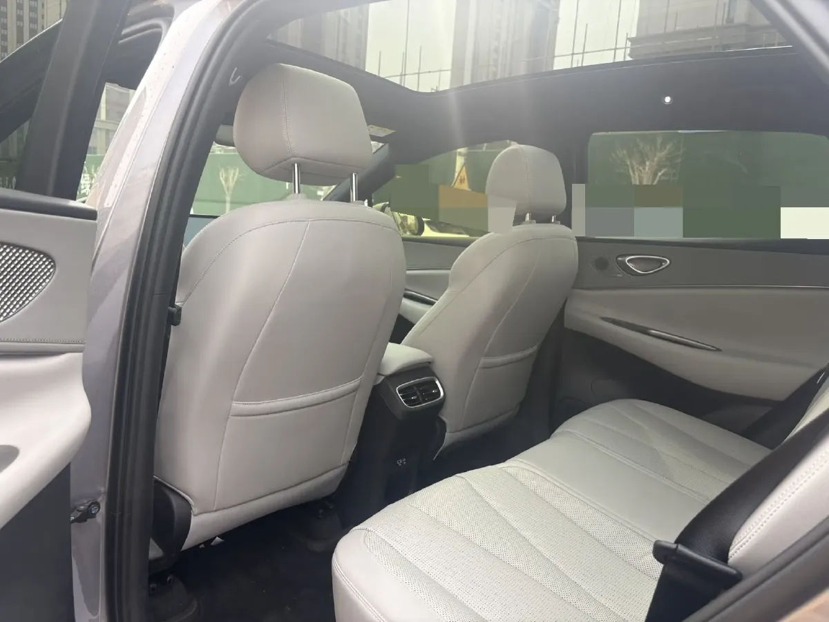 2025 LanDian E5 PLUS 1.5L 95HP L4 E-CVT PHEV,autocango,china used car exporter,china ev exporter,chinese used car exporter,chinese used ev exporter
