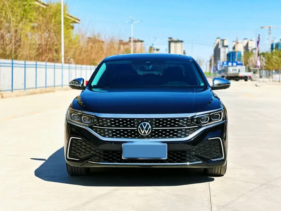 2023 Volkswagen Passat 2.0T 186HP L4 7DCT,autocango,china used car exporter,china ev exporter,chinese used car exporter,chinese used ev exporter
