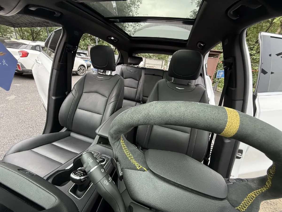 2020 Cadillac XT4 2.0T 241HP L4 9AT,autocango,china used car exporter,china ev exporter,chinese used car exporter,chinese used ev exporter