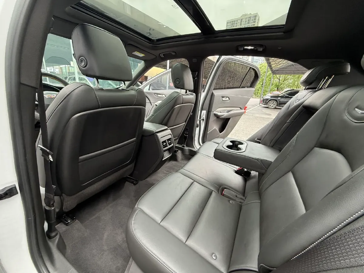 2020 Cadillac XT4 2.0T 241HP L4 9AT,autocango,china used car exporter,china ev exporter,chinese used car exporter,chinese used ev exporter