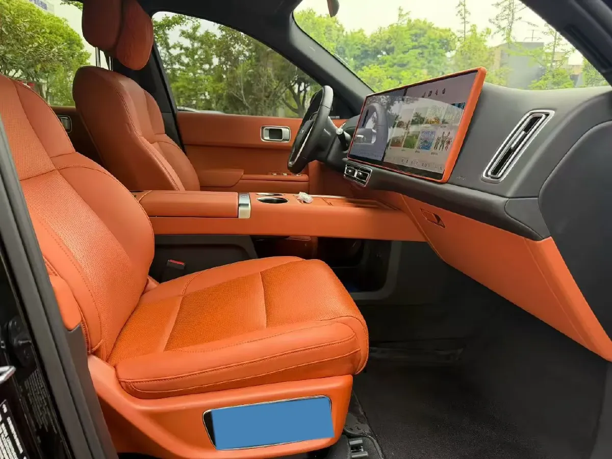 2024 Volvo S60 2.0T 197HP L4 7DCT,autocango,china used car exporter,china ev exporter,chinese used car exporter,chinese used ev exporter