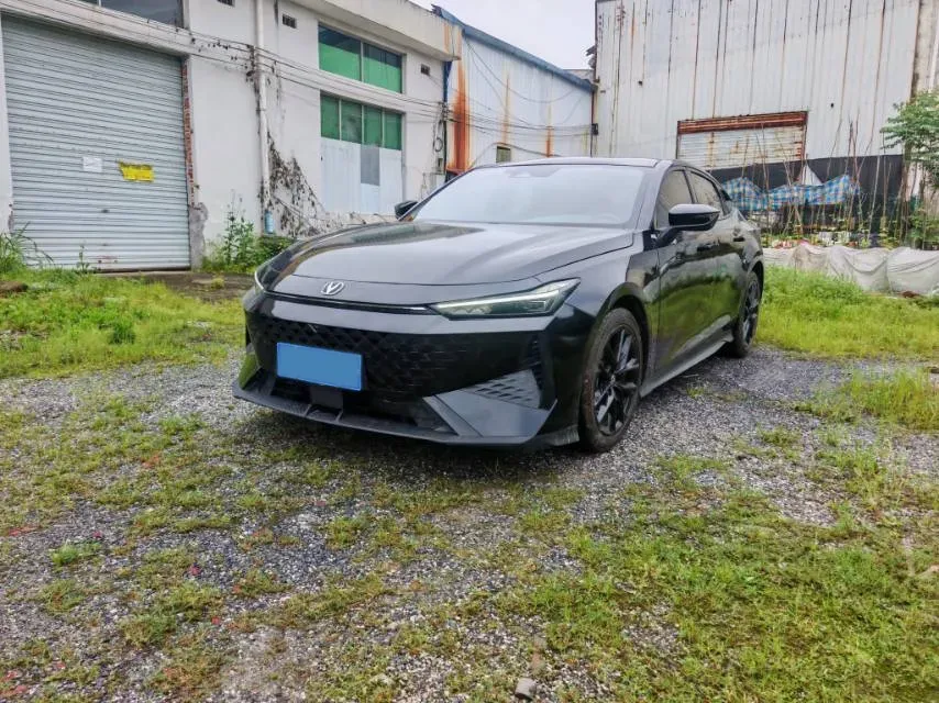 2024 ChangAn UNI-V 1.5T 188HP L4 7DCT,autocango,china used car exporter,china ev exporter,chinese used car exporter,chinese used ev exporter