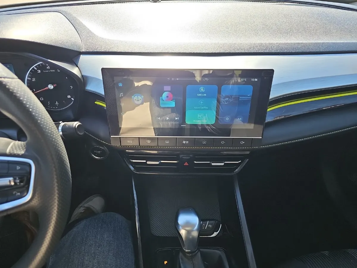 2021 Roewe i5 1.5L 120HP L4 CVT,autocango,china used car exporter,china ev exporter,chinese used car exporter,chinese used ev exporter