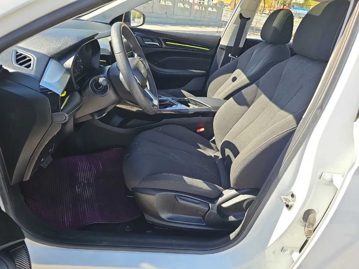 2021 Roewe i5 1.5L 120HP L4 CVT,autocango,china used car exporter,china ev exporter,chinese used car exporter,chinese used ev exporter