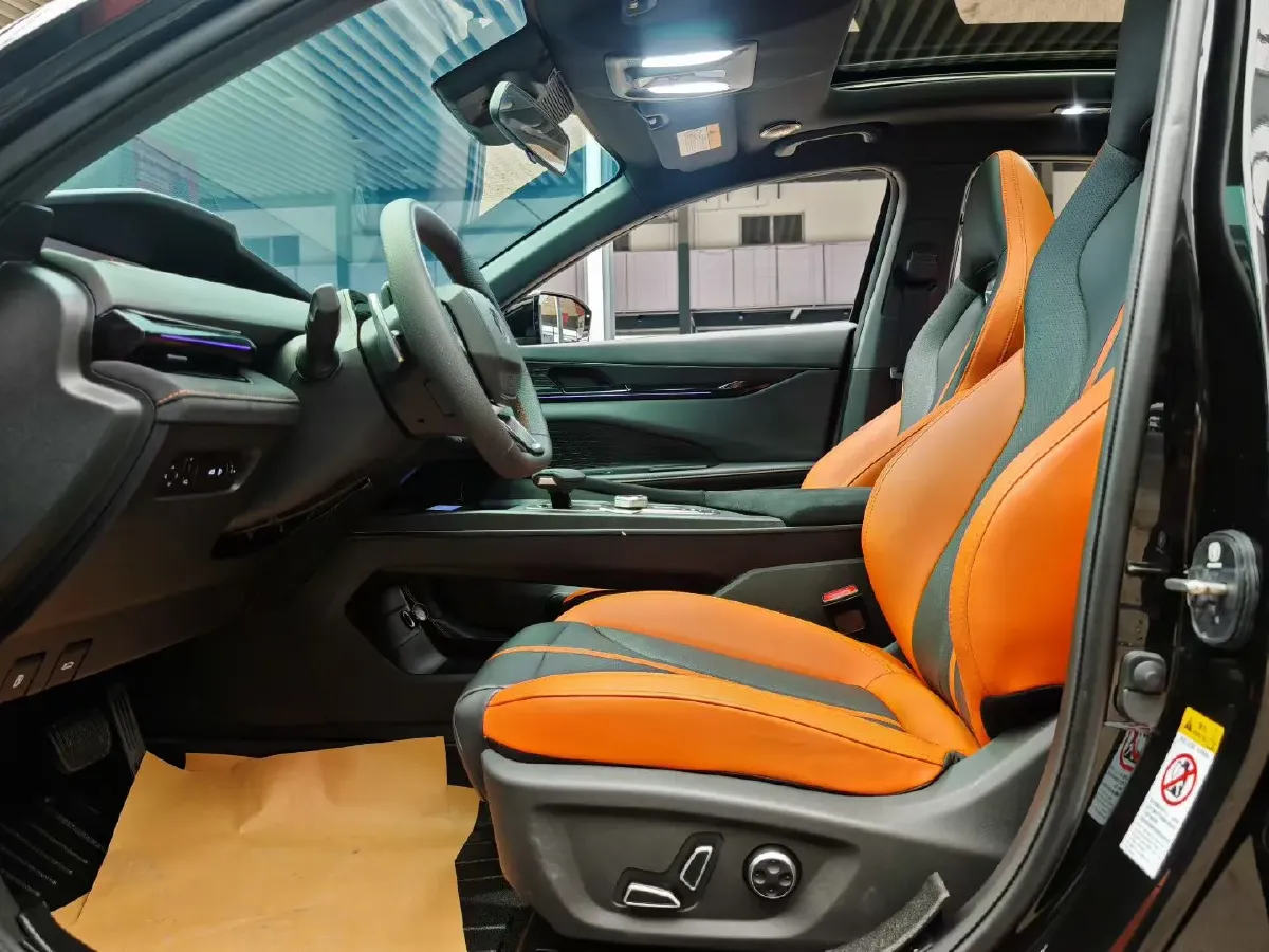 2025 ChangAn UNI-V 1.5T 192HP L4 7DCT,autocango,china used car exporter,china ev exporter,chinese used car exporter,chinese used ev exporter