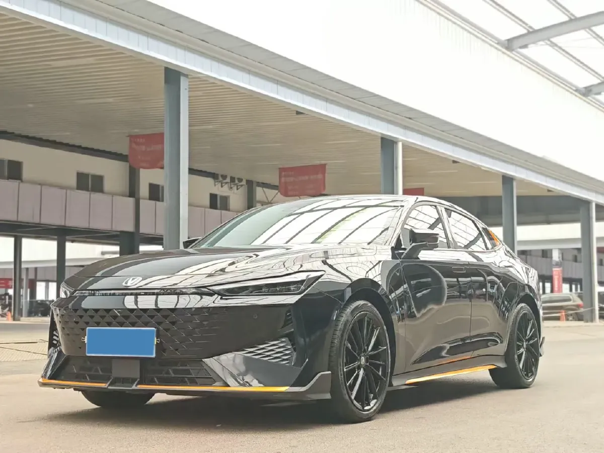 2025 ChangAn UNI-V 1.5T 192HP L4 7DCT,autocango,china used car exporter,china ev exporter,chinese used car exporter,chinese used ev exporter