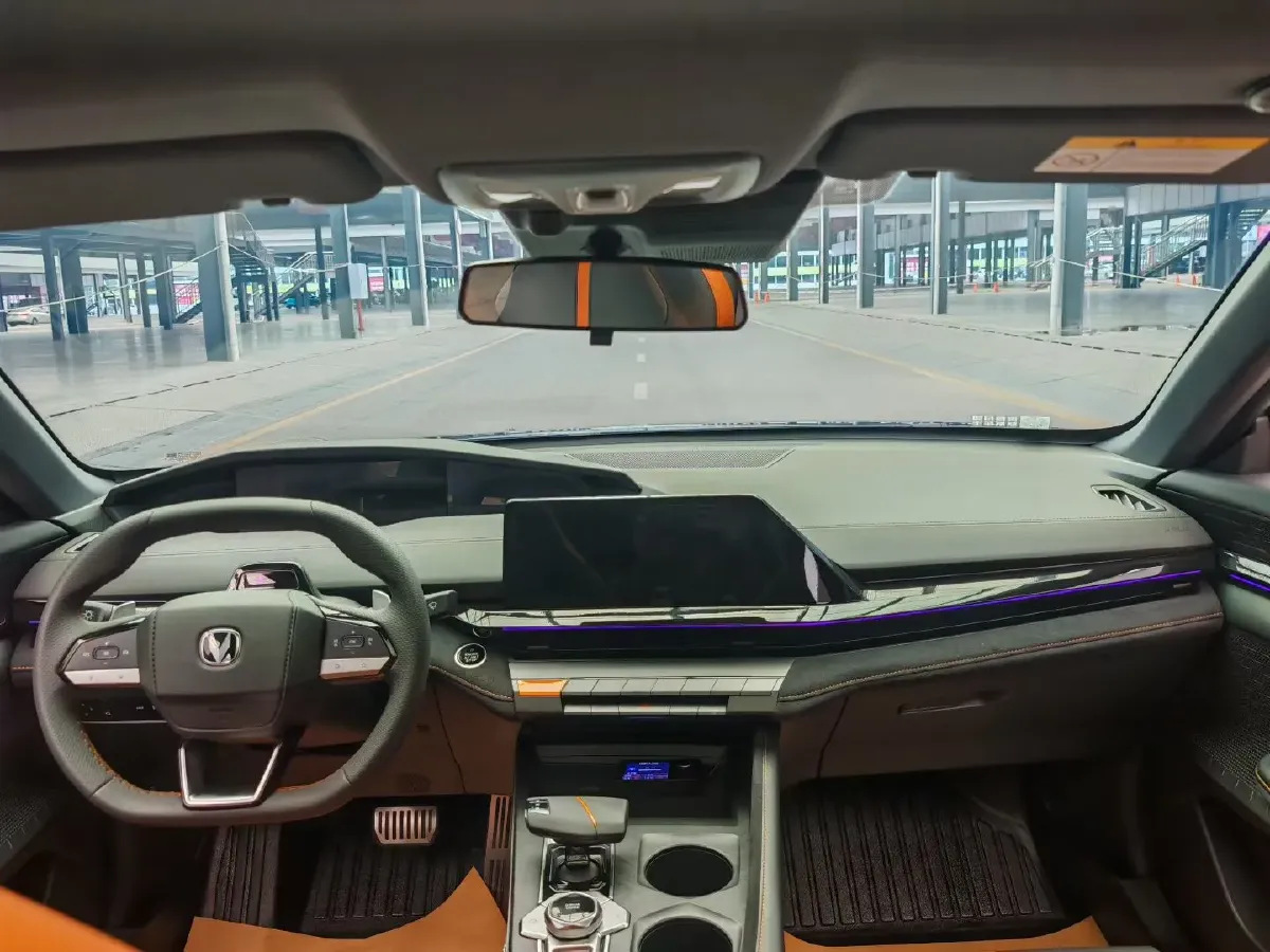 2025 ChangAn UNI-V 1.5T 192HP L4 7DCT,autocango,china used car exporter,china ev exporter,chinese used car exporter,chinese used ev exporter