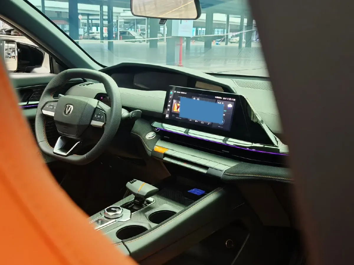 2025 ChangAn UNI-V 1.5T 192HP L4 7DCT,autocango,china used car exporter,china ev exporter,chinese used car exporter,chinese used ev exporter