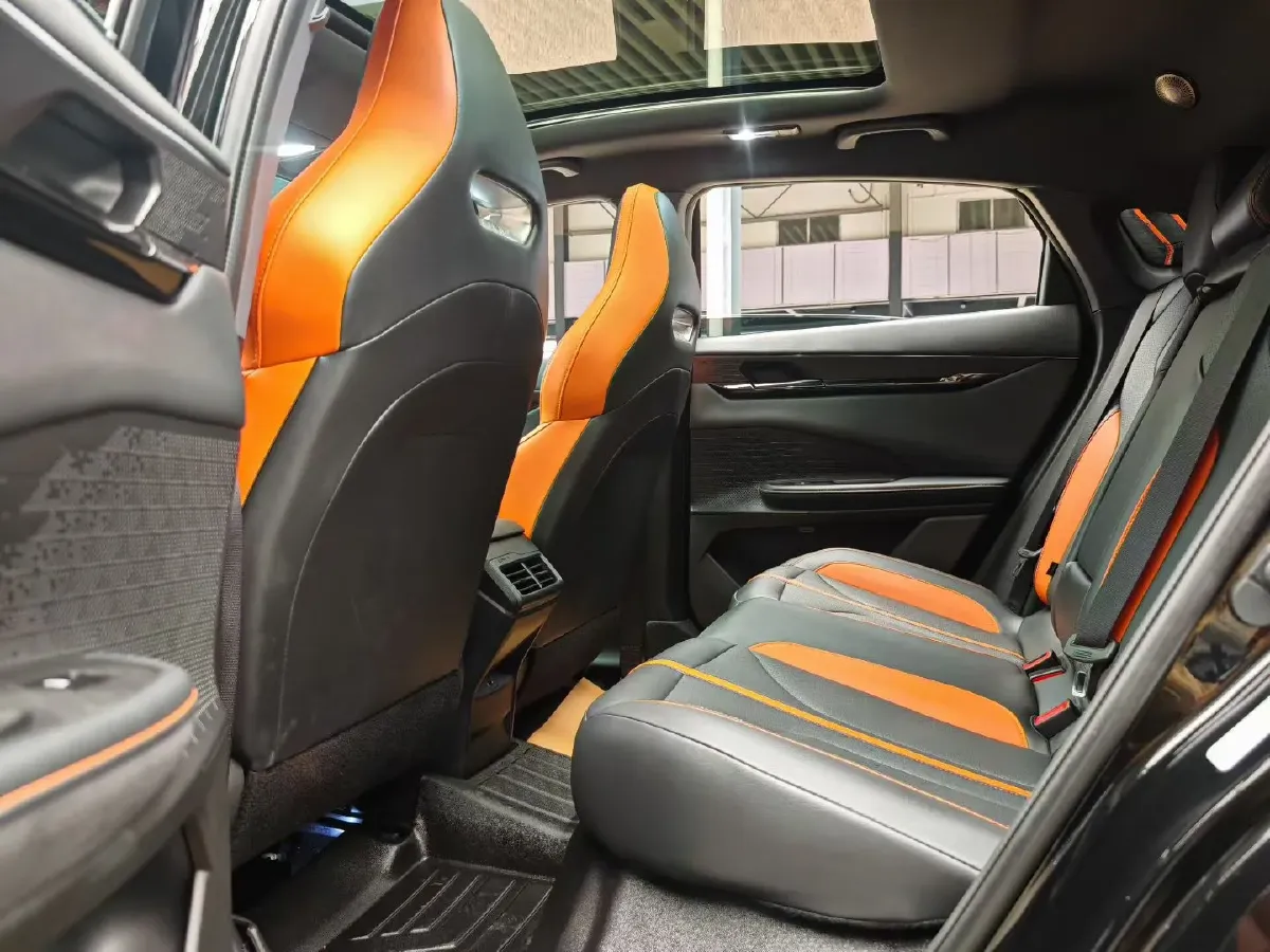 2025 ChangAn UNI-V 1.5T 192HP L4 7DCT,autocango,china used car exporter,china ev exporter,chinese used car exporter,chinese used ev exporter