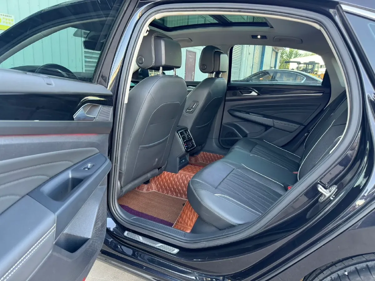 2022 Xpeng P7 BEV 60.2KWH,autocango,china used car exporter,china ev exporter,chinese used car exporter,chinese used ev exporter