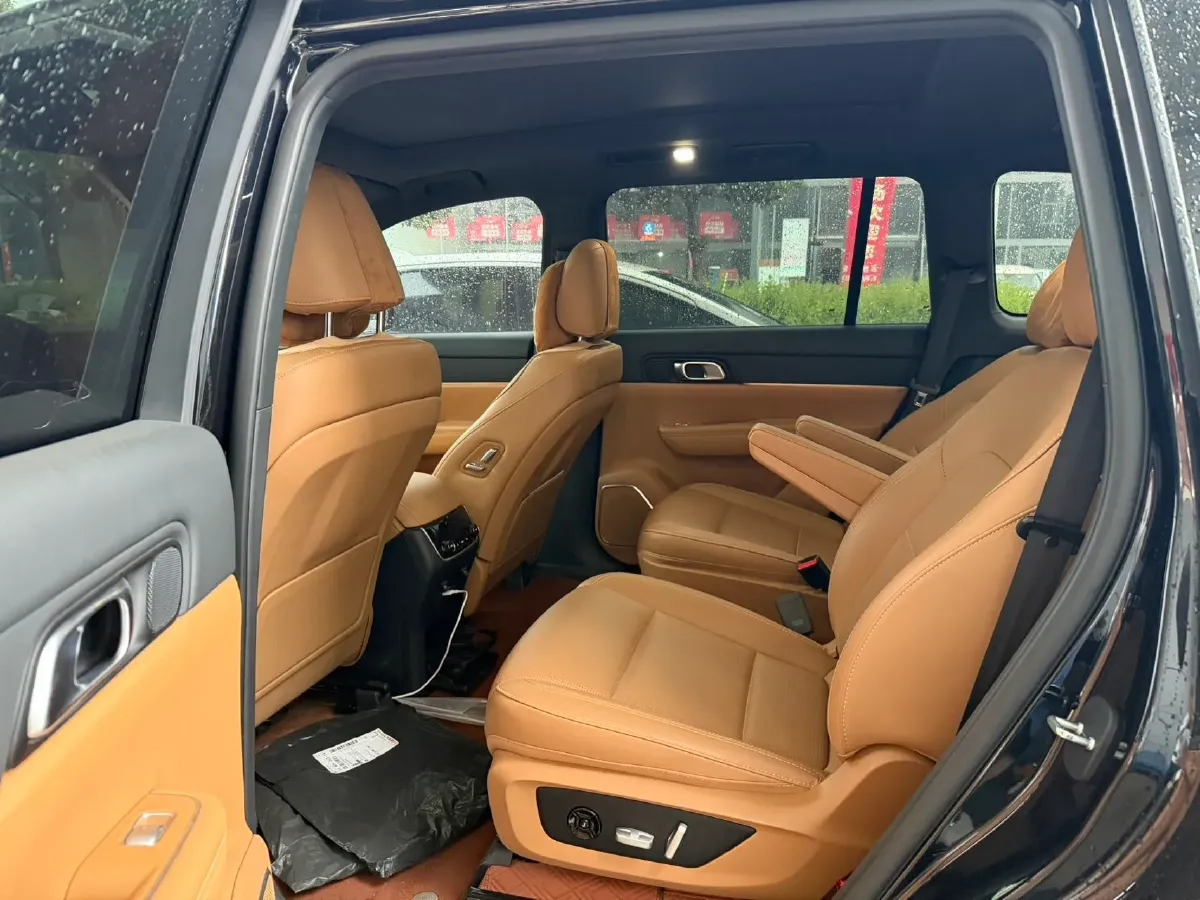 2021 Li ONE Range Extended 131HP REEV 40.5KWH,autocango,china used car exporter,china ev exporter,chinese used car exporter,chinese used ev exporter