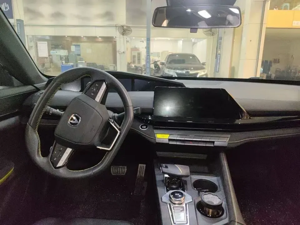 2022 ChangAn UNI-V 1.5T 188HP L4 7DCT,autocango,china used car exporter,china ev exporter,chinese used car exporter,chinese used ev exporter