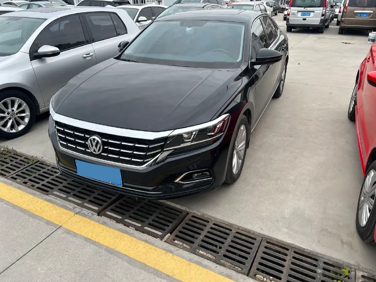 2020 Volkswagen Passat 2.0T 186HP L4 7DCT,autocango,china used car exporter,china ev exporter,chinese used car exporter,chinese used ev exporter