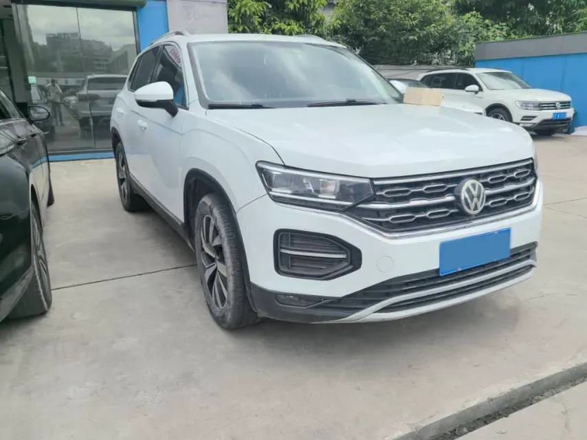 2019 Jeep Cherokee 2.0T 234HP L4 9AT,autocango,china used car exporter,china ev exporter,chinese used car exporter,chinese used ev exporter
