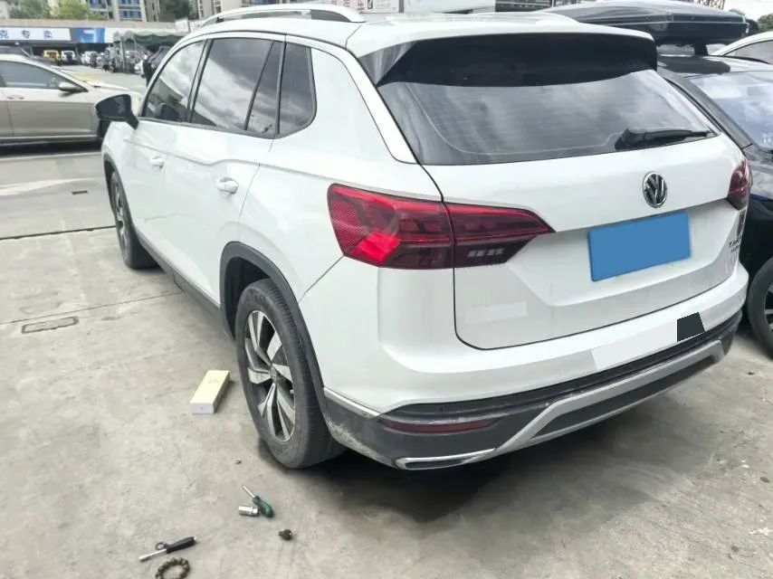 2019 Jeep Cherokee 2.0T 234HP L4 9AT,autocango,china used car exporter,china ev exporter,chinese used car exporter,chinese used ev exporter