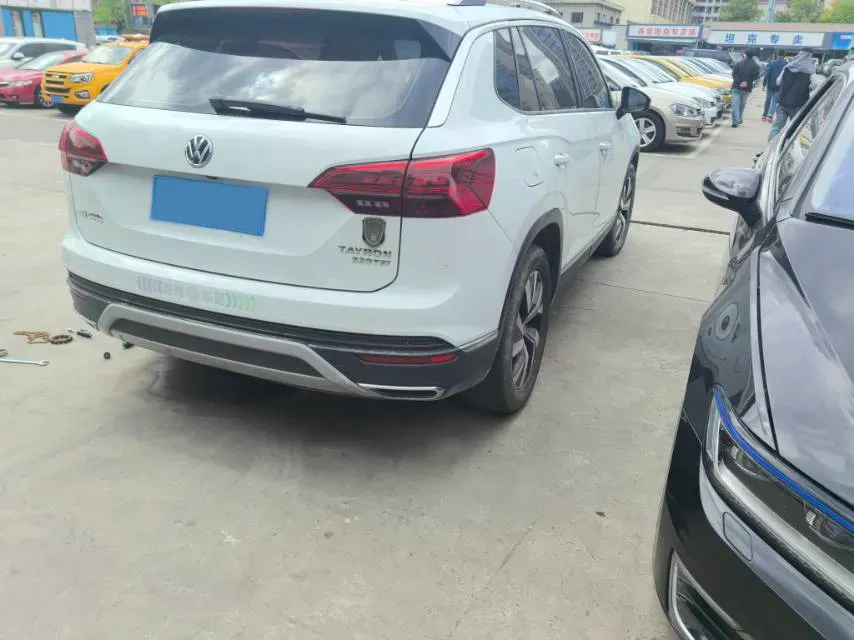 2019 Jeep Cherokee 2.0T 234HP L4 9AT,autocango,china used car exporter,china ev exporter,chinese used car exporter,chinese used ev exporter