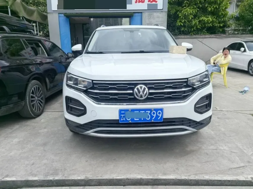 2019 Jeep Cherokee 2.0T 234HP L4 9AT,autocango,china used car exporter,china ev exporter,chinese used car exporter,chinese used ev exporter