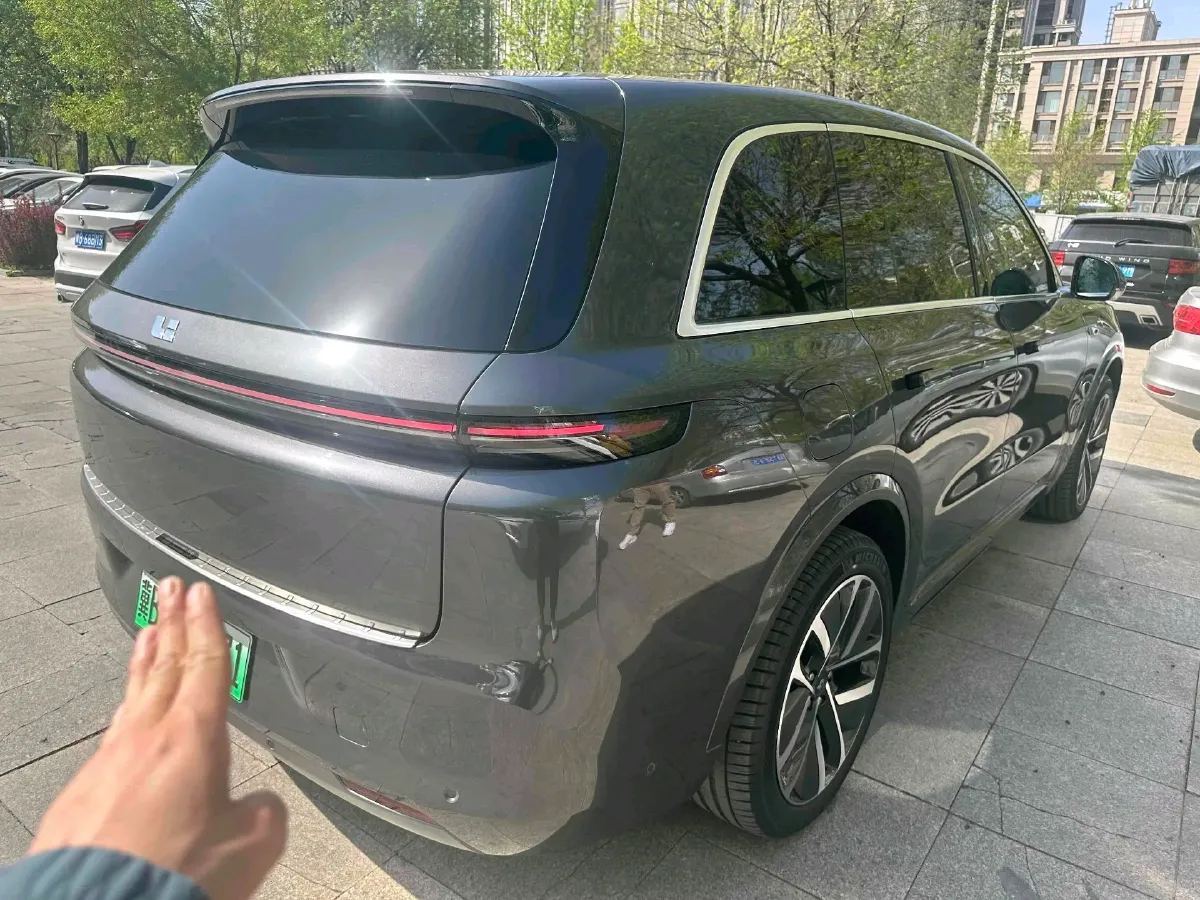2023 Li L8 Range Extended 154HP REEV 40.9KWH,autocango,china used car exporter,china ev exporter,chinese used car exporter,chinese used ev exporter