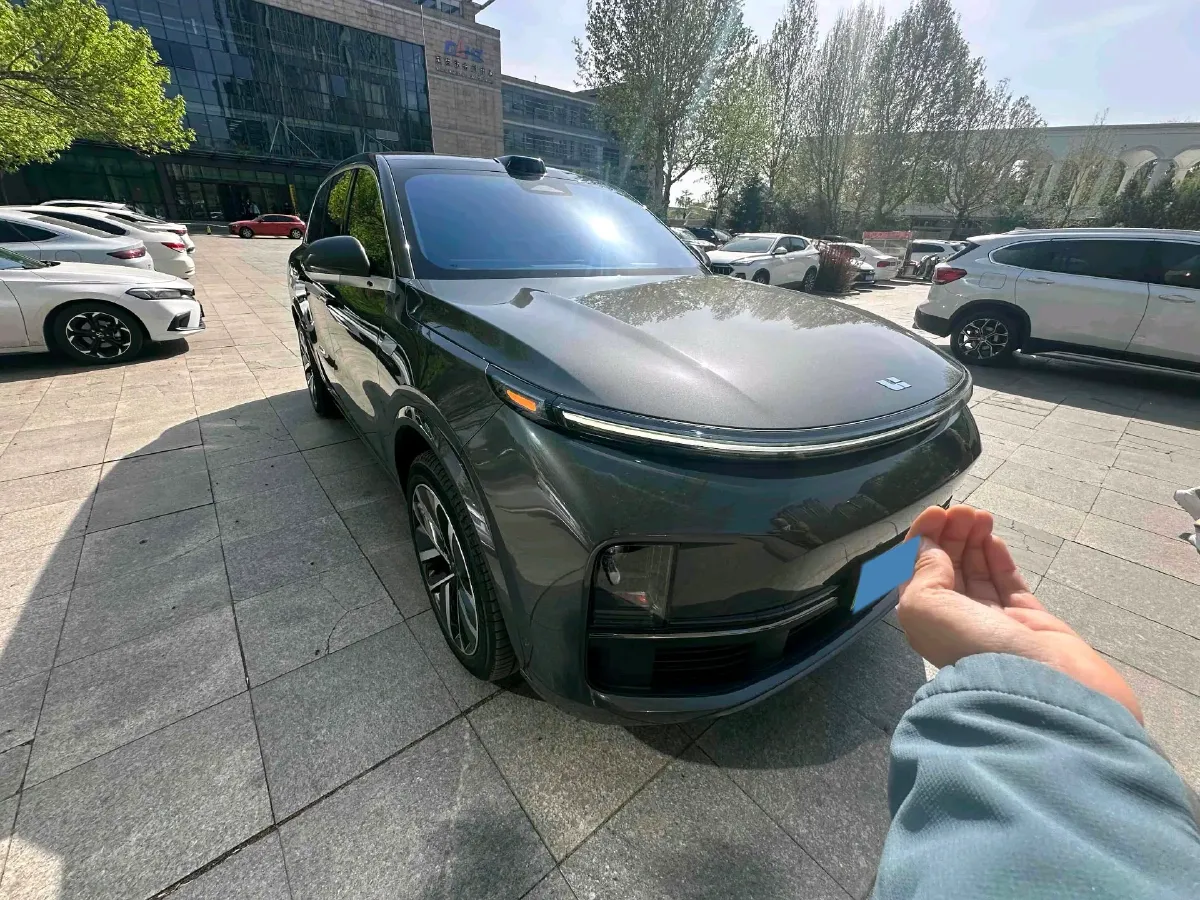 2023 Li L8 Range Extended 154HP REEV 40.9KWH,autocango,china used car exporter,china ev exporter,chinese used car exporter,chinese used ev exporter