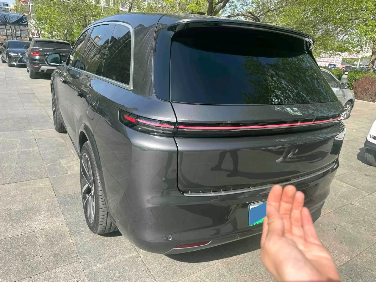 2023 Li L8 Range Extended 154HP REEV 40.9KWH,autocango,china used car exporter,china ev exporter,chinese used car exporter,chinese used ev exporter