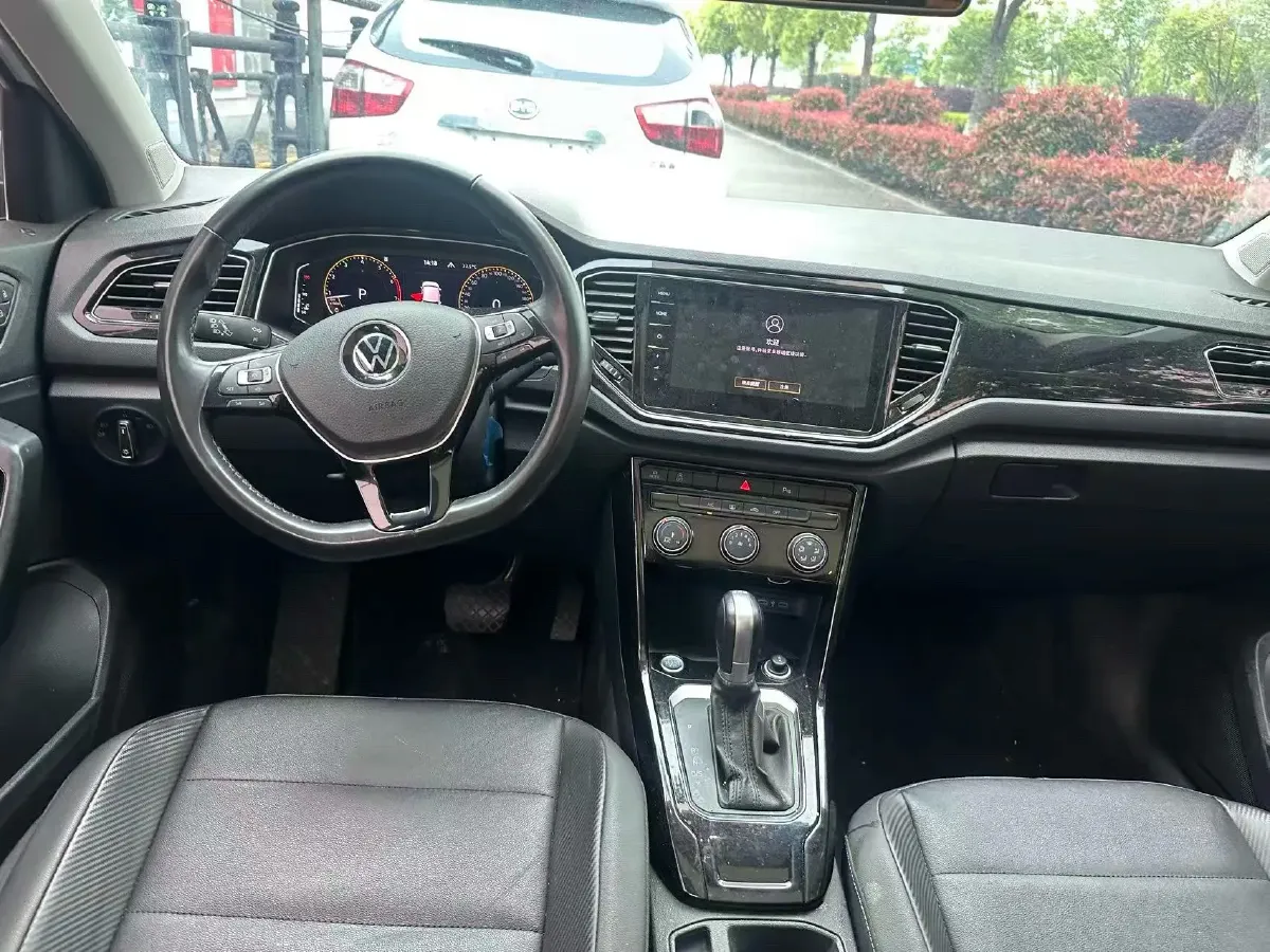 2022 Volkswagen T-Roc 1.4T 150HP L4 7DCT,autocango,china used car exporter,china ev exporter,chinese used car exporter,chinese used ev exporter