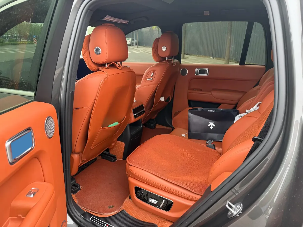 2023 Li L8 Range Extended 154HP REEV 40.9KWH,autocango,china used car exporter,china ev exporter,chinese used car exporter,chinese used ev exporter