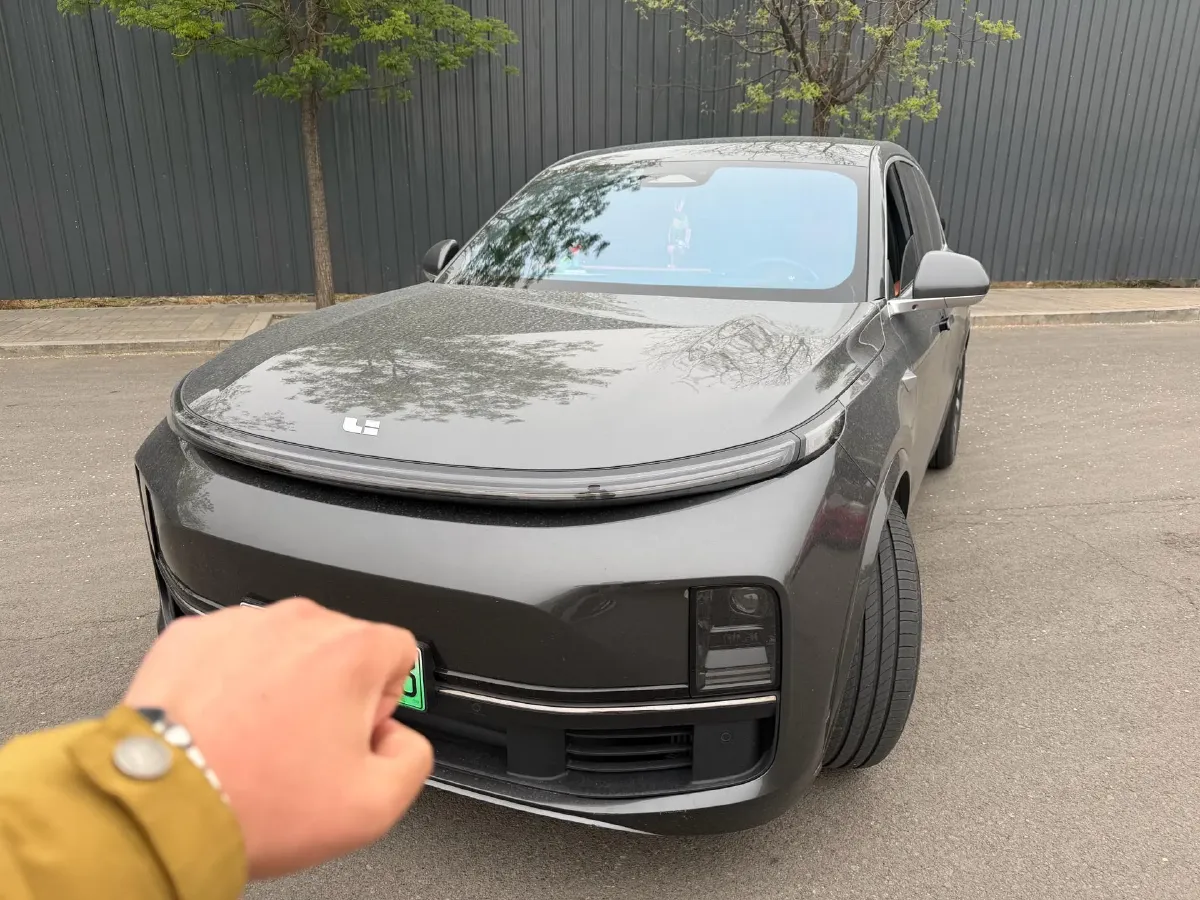 2023 Li L8 Range Extended 154HP REEV 40.9KWH,autocango,china used car exporter,china ev exporter,chinese used car exporter,chinese used ev exporter