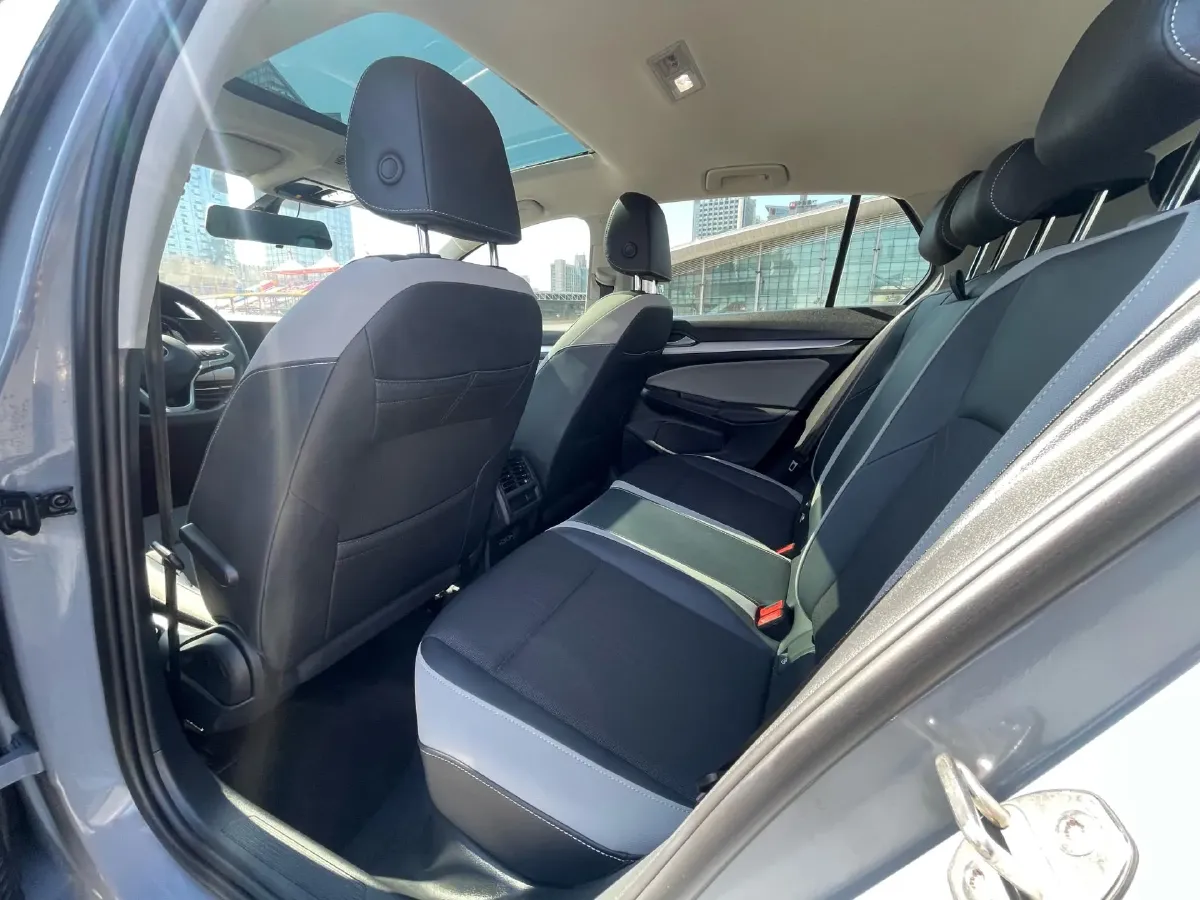 2021 Volkswagen Golf 1.4T 150HP L4 7DCT,autocango,china used car exporter,china ev exporter,chinese used car exporter,chinese used ev exporter