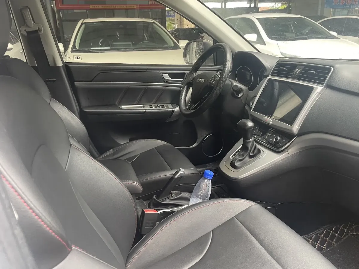 2019 Haval M6 1.5T 150HP L4 7DCT,autocango,china used car exporter,china ev exporter,chinese used car exporter,chinese used ev exporter
