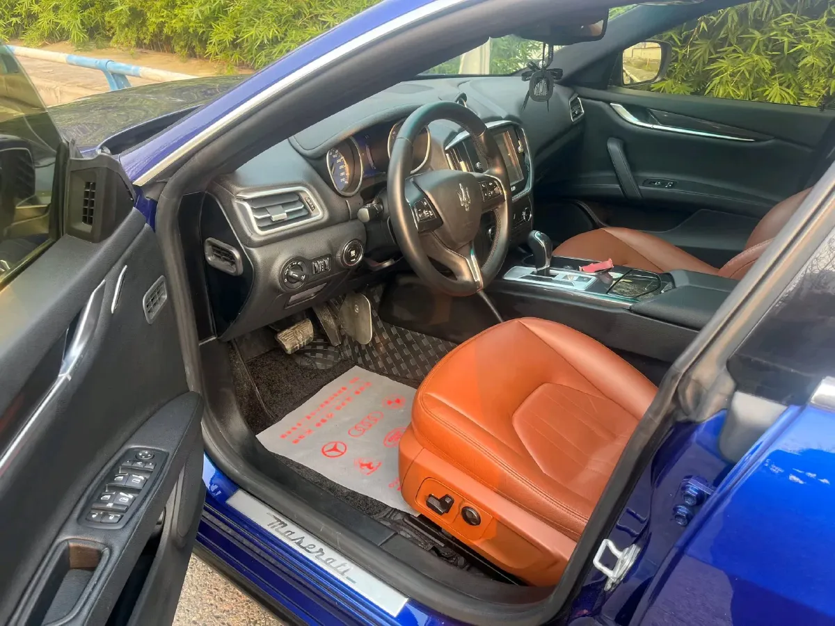 2013 Land Rover Discovery 3.0T 249HP V6 8AT,autocango,china used car exporter,china ev exporter,chinese used car exporter,chinese used ev exporter