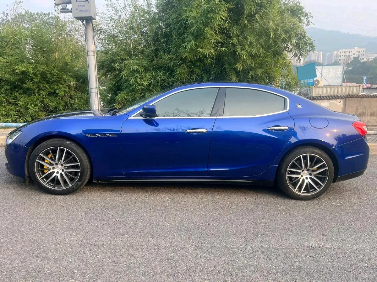 2013 Land Rover Discovery 3.0T 249HP V6 8AT,autocango,china used car exporter,china ev exporter,chinese used car exporter,chinese used ev exporter