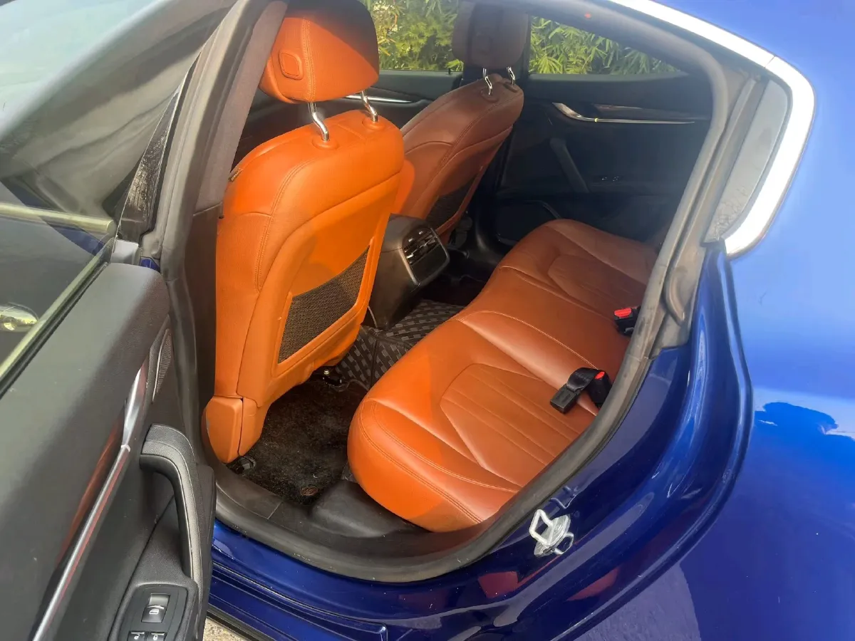 2013 Land Rover Discovery 3.0T 249HP V6 8AT,autocango,china used car exporter,china ev exporter,chinese used car exporter,chinese used ev exporter