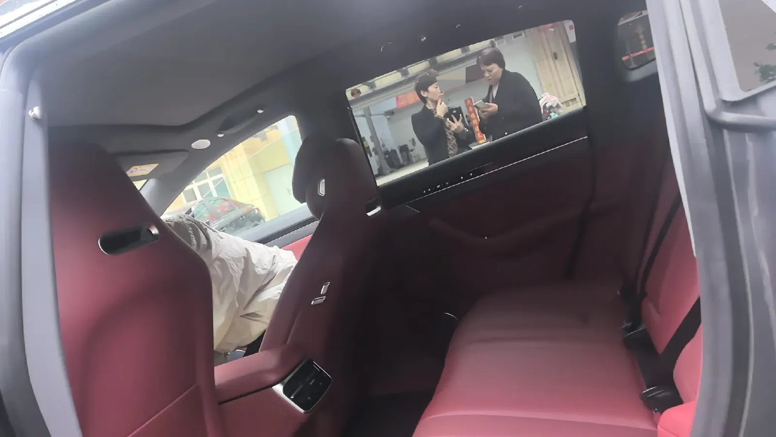 2026 Luxeed R7 REEV 156HP REEV,autocango,china used car exporter,china ev exporter,chinese used car exporter,chinese used ev exporter