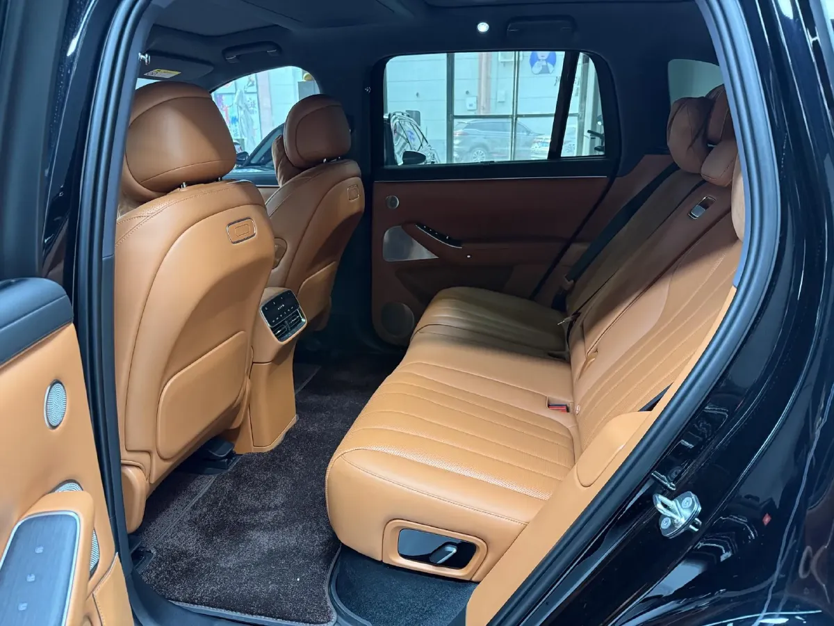 2026 AITO AITO M7 REEV 160HP REEV,autocango,china used car exporter,china ev exporter,chinese used car exporter,chinese used ev exporter