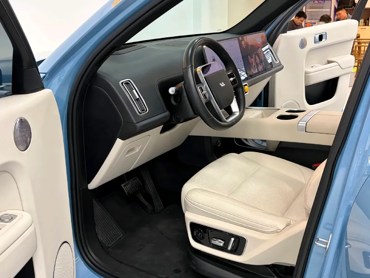 2024 Li L8 Range Extended 154HP REEV 52.3KWH,autocango,china used car exporter,china ev exporter,chinese used car exporter,chinese used ev exporter