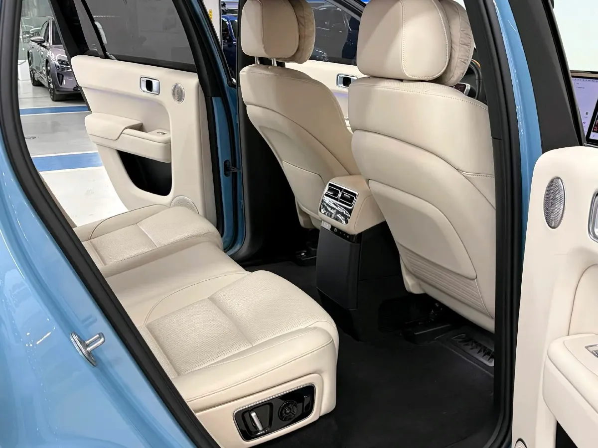 2024 Li L8 Range Extended 154HP REEV 52.3KWH,autocango,china used car exporter,china ev exporter,chinese used car exporter,chinese used ev exporter