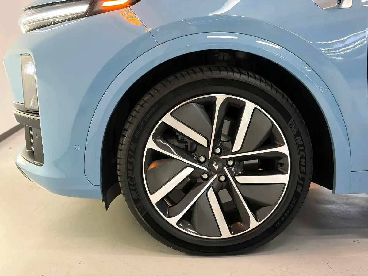 2024 Li L8 Range Extended 154HP REEV 52.3KWH,autocango,china used car exporter,china ev exporter,chinese used car exporter,chinese used ev exporter