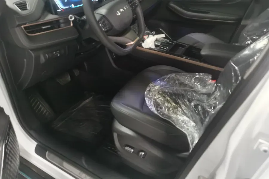 2022 Exceed LXC-DM 1.5T 156HP L4 3DHT PHEV 19.27KWH,autocango,china used car exporter,china ev exporter,chinese used car exporter,chinese used ev exporter