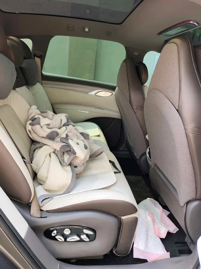 2023 IM LS7 BEV 100KWH,autocango,china used car exporter,china ev exporter,chinese used car exporter,chinese used ev exporter