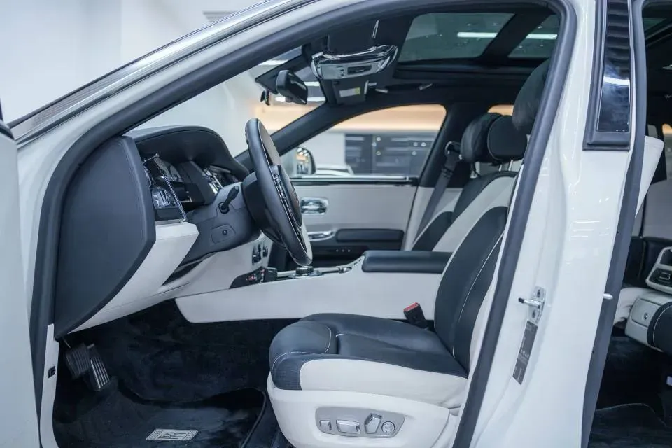 2018 Rolls-Royce Ghost 6.6T 571HP V12 8AT,autocango,china used car exporter,china ev exporter,chinese used car exporter,chinese used ev exporter