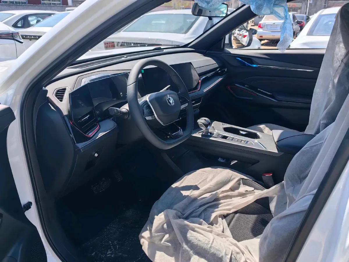 2026 ChangAn X5 PLUS 1.5T 192HP L4 7DCT,autocango,china used car exporter,china ev exporter,chinese used car exporter,chinese used ev exporter